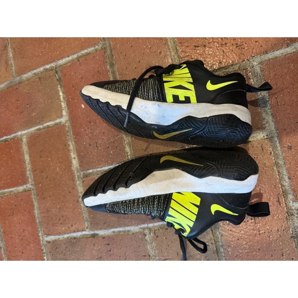 Nike Hustle Quick GS Black Volt Yellow Basketball‎ Shoes 922681-001 Kids Size 1Y